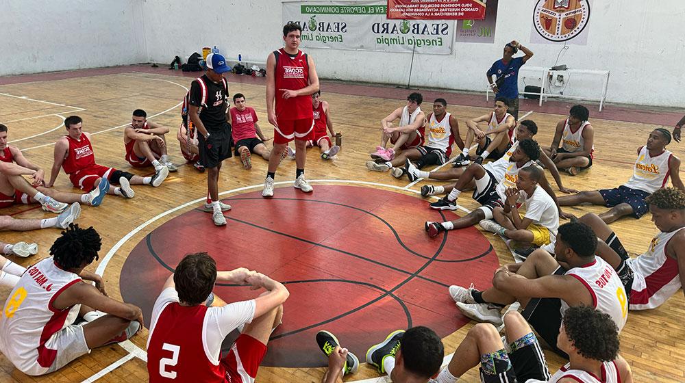 basketball team on court